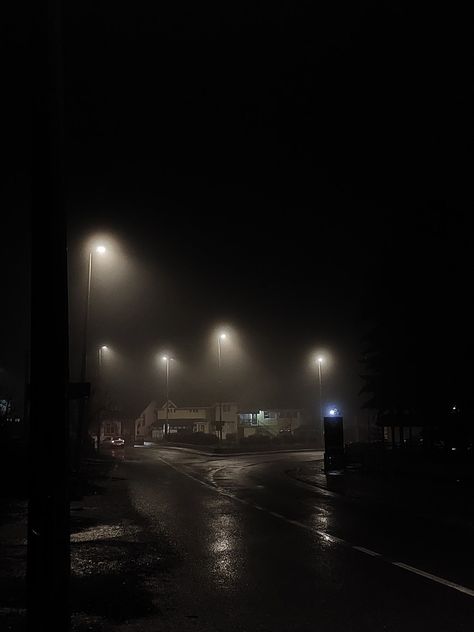 Nature, Fog Night Aesthetic, Eerie Night Aesthetic, Rain Pics Rainy Night, Foggy Night City, Dark Foggy Aesthetic, Cold Night Aesthetic, Streetlights Aesthetic, Foggy Night Aesthetic