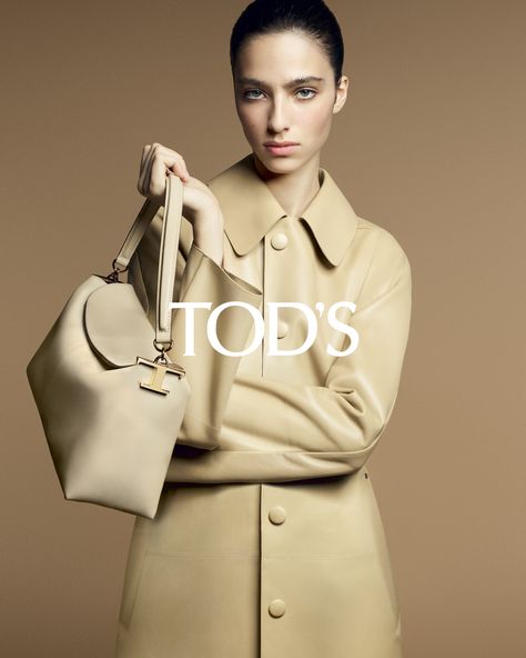 Discover Tod’s Pre Spring 2024 collection Bahia, Tod’s Bag, Tods Bag, Jimmy Choo Bridal, Chic Outerwear, Garden Chic, Italian Lifestyle, Tods Shoes, Tailored Suits