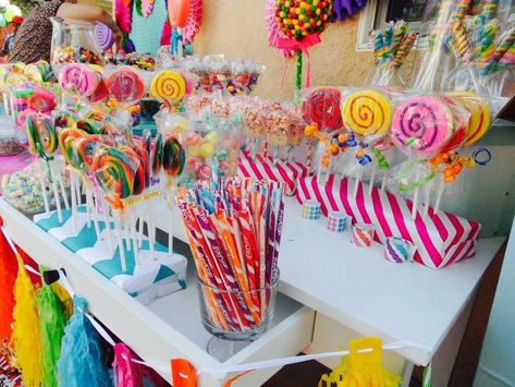 Candy Theme Birthday, Birthday Candy Table, Bday Plans, Candy Decorations Diy, Theme Birthday Party Ideas, 6th Birthday Girls, Candyland Theme, Candy Theme Birthday Party, Willy Wonka Party