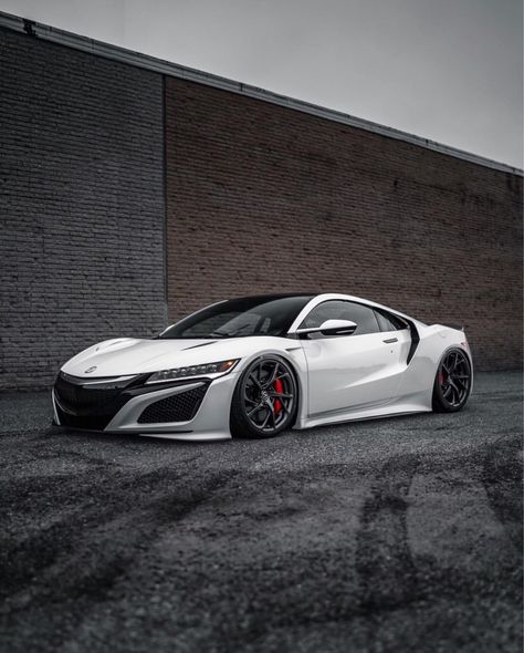 Exotic Sports Cars, Tire Marks, Wallpaper Luxury, Honda Nsx, New Luxury Cars, Acura Nsx, Cars Vintage, Concept Car Design, Nice Cars