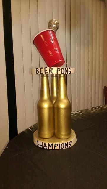 Beer Pong Birthday Party, College Party Ideas Drinking, Mens 21st Birthday Games, Frat Birthday Party, Beer Themed Party Ideas, 21st Party Activities, Penn State Beer Pong Table, 21st Party Ideas Themes, House Party Aesthetic Ideas Birthday