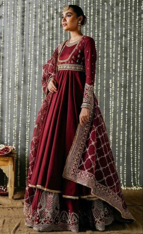 Mnr Dresses, Wedding Outfit Pakistani, Casual Bridal Dress, Zara Shahjahan, Pakistani Bridal Dress, Pakistani Party Wear Dresses, Pakistani Style, Long Frock, Velvet Dresses