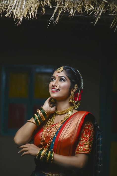 #marathilook, Marathi pose, Marathi bride, wedding, model pose, nauvari saree, makeup Bride Saree Poses Indian, Saree Poses For Model, Marathi Bride Photoshoot, Single Saree Poses, Bride Poses In Saree, Nauvari Photoshoot Poses, Bride Model Poses, Marathi Look Poses, Poses In Marathi Saree