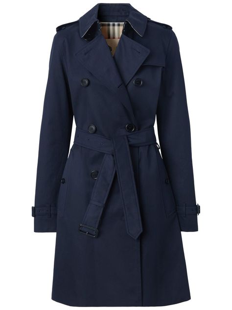 Burberry Trenchcoat, Mode Mantel, Burberry Outfit, Trench Coat Outfit, Plus Size Fall Outfit, Blue Trench Coat, Burberry Coat, Navy Coat, Navy Outfit