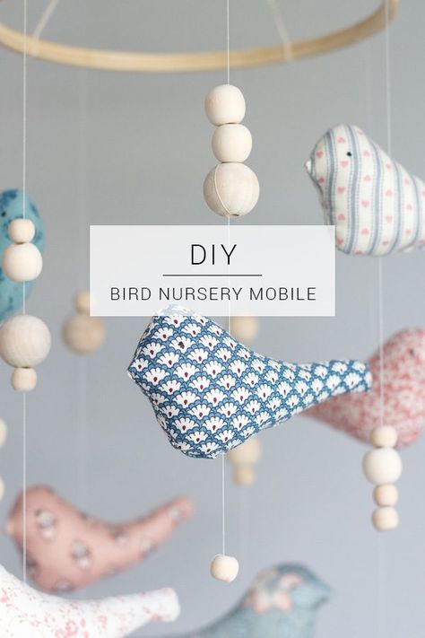 Nursery Mobile Diy, Diy Nursery Mobile, Mobile Diy, Bird Nursery, Diy Hanging Shelves, Diy Bebe, Diy Mobile, Wine Bottle Diy Crafts, Diy Bricolage