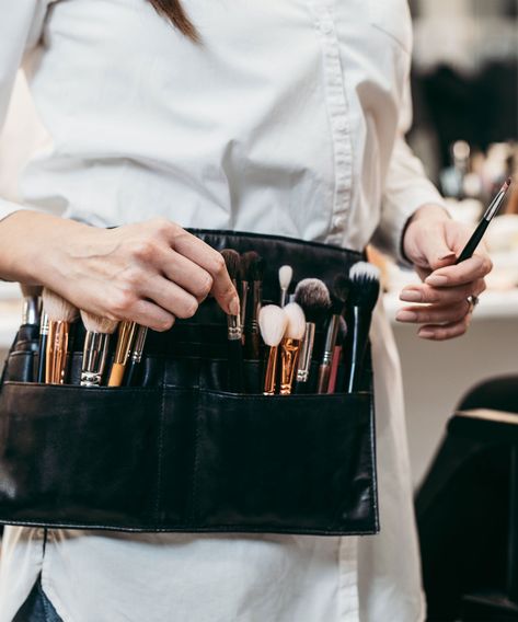 What A Makeup Artist Wants You To Know About Her Industry's Uncertain Future Make Up Contouring, Makeup Artist Career, Black Makeup Artist, Makeup Artist Branding, Makeup Contouring, Makeup Jobs, Uncertain Future, Birthday Makeup, Artist Branding