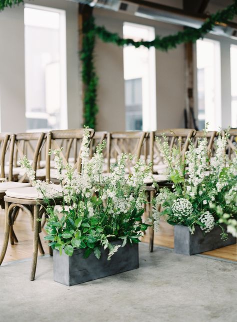 Wedding Garden Ceremony, Aisle Markers, Ceremony Aisle, Garden Ceremony, Aisle Flowers, Theme Nature, Ceremony Design, Wedding Ceremony Flowers, Wedding Garden