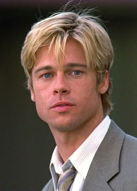 Brad Pitt Blonde, Brett Pitt, Bradd Pit, Hollywood Male Actors, Bratt Pitt, Brad Pitt Haircut, Brad Pitt Hair, 2000s Hair, Brad Pitt Young