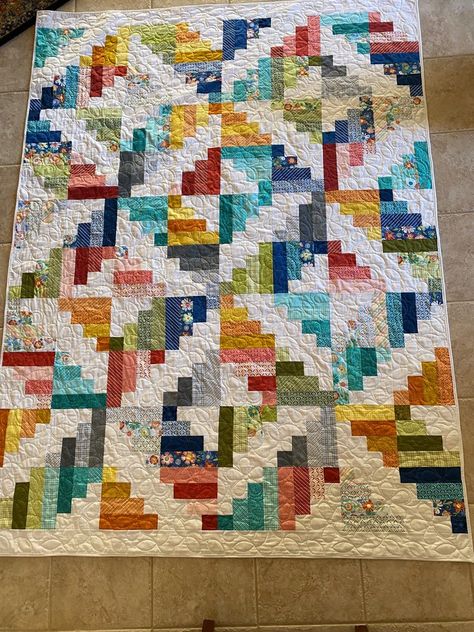 Pathways - Etsy Patchwork, Quilts With Polka Dot Fabric, Crumb Quilts Free Pattern, Scrappy Quilt Ideas, Scrappy Quilts Ideas, Quilt Patterns For Beginners, Scrap Quilting, Scrap Projects, Bright Fabric