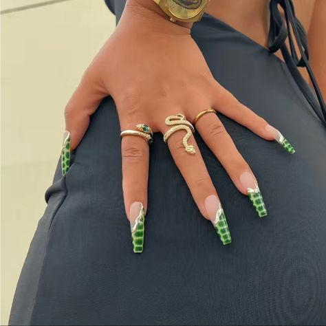 Matte Acrylic Nails, Ballet Nails, Nails Long Coffin, Press On Nails Long, Green Crocodile, Green Nail Designs, Spring Acrylic Nails, Coffin Press On Nails, French Tip Acrylic Nails