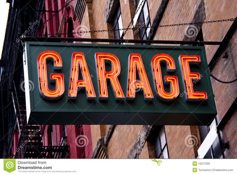 Garage Workshop, Interior Design Bohemian, Garage Exterior, Vintage Neon, Garage Signs, Garage Art, Old Signs, Urban Setting, Tattoo Fonts