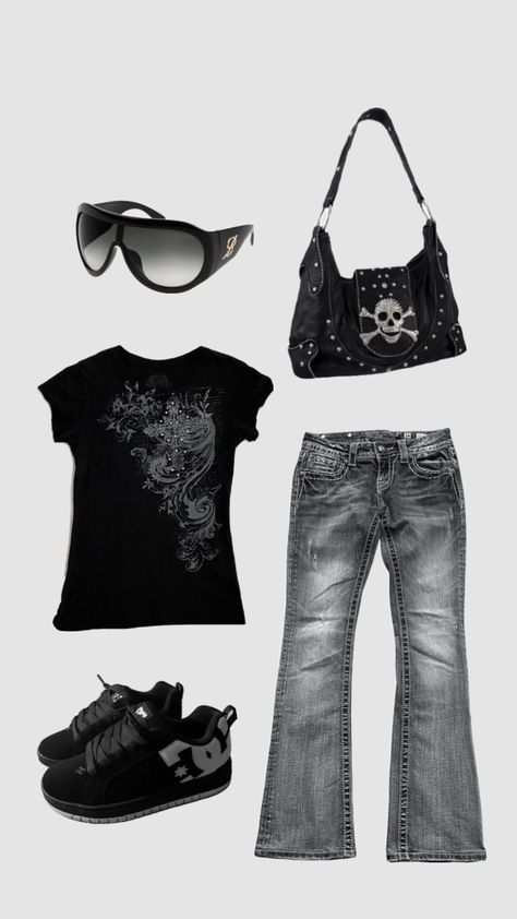 Y2k Black Outfit, Outfit Emo, Twilight Outfits, Fire Clothes, Emo Y2k, Estilo Emo, 2000s Outfit, Outfits 2000s, 2000s Fashion Trends