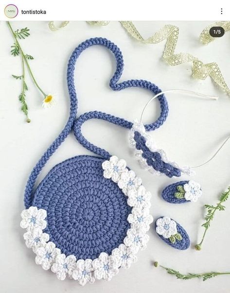 Loop By Loop | Facebook Crochet Hand Bag, Diy Crochet Flowers, Diy Crochet Bag, Crochet Fairy, Crochet Bag Tutorials, Crochet Handbags Patterns, Haken Baby, Crochet Circles, Handbag Pattern