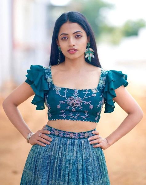 Latest Lehanga Models 2023, Lehenga Blouse Designs Crop Tops Latest, Crop Top Lehanga Models Latest, Frill Blouse Designs, Crop Top Blouse Designs Latest, Latest Crop Top Designs For Lehenga, Navya Swamy, Bluse Designs, Lengha Blouse Designs