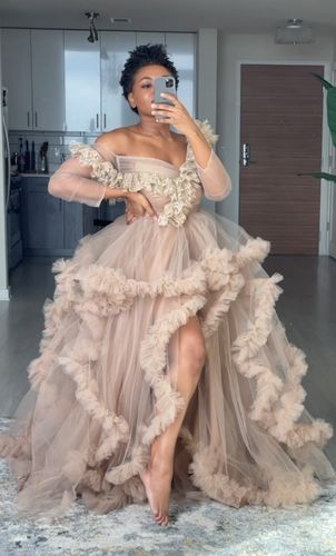 Engagement Photos Tulle Dress, Tulle Baby Shower Dress, Nude Maternity Dress, Plus Size Tulle Dress, Baby Shower Dresses Black Women, Tulle Dress Photoshoot, Tulle Bridal Robe, Maternity Shoot Dress, Elegant Maternity Dresses