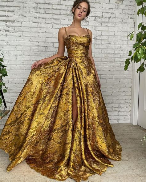 Nicole Jennings (@nicolemarie_92_) • Instagram photos and videos Long Prom Dresses, Split Dress Formal, Vintage Spaghetti, Dubai Women, Teuta Matoshi, High Split Dress, Satin Ball Gown, Split Dress, Evening Dresses Elegant