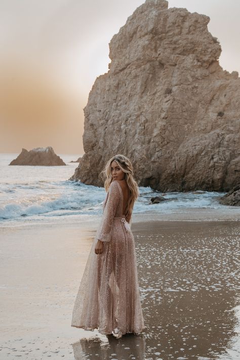 Beach Dresses Photoshoot, Malibu Beach Photoshoot, Beach Themed Photo Shoot, Sweet Sixteen Beach Photoshoot, Beach Photoshoot Long Dress, Beach Model Shoot, Flowy Dress Beach Photoshoot, Sunset Photoshoot Ideas On The Beach, Sunset Beach Photos Dress