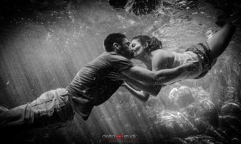www.deltaartstudio.com Underwater Photography, Underwater Kiss, Underwater Wedding, Love Kiss, Under Water, Lovey Dovey, Percabeth, Hopeless Romantic, Love People