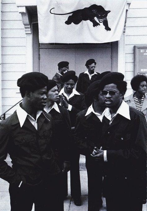 Black Panthers, Black Panthers Movement, Arte Hip Hop, Black Panther Party, By Any Means Necessary, Black Photography, Power To The People, African Diaspora, Black Pride