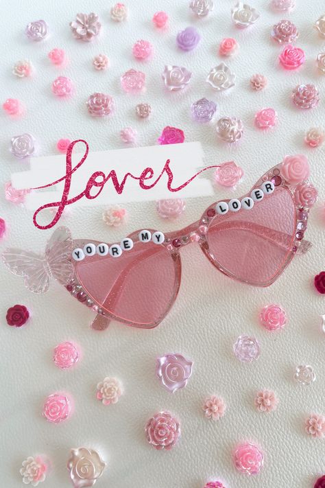 Unleash your inner Swiftie with these enchanting Taylor Swift-inspired heart sunglasses, meticulously adorned with shimmering rhinestones, delicate flowers, playful butterflies, and lustrous pearls for a truly magical look. Taylor Swift Sunglasses, Taylor Swift Lover Era, Lover Taylor Swift, Lover Taylor, Beaded Sunglasses, Eras Tour Outfit, Taylor Swift Lover, Ojai California, Lover Era