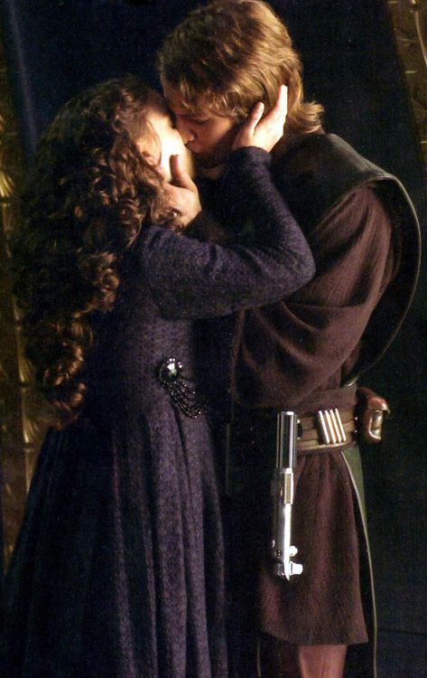 Star Wars Astethic, Star Wars Anakin And Padme, Star Wars Couples, Anakin Vader, Star Wars Padme, Anakin And Padme, Star Wars Anakin, Star Wars Love, Cuadros Star Wars