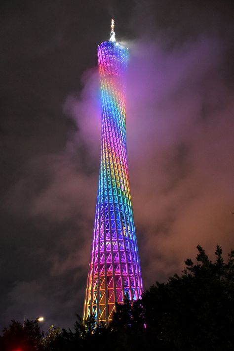 Canton Tower Guangzhou, Canton Tower, China Vacation, Canton China, Fountain City, Holiday China, Hawaii Wall Art, Explore China, China Travel Destinations