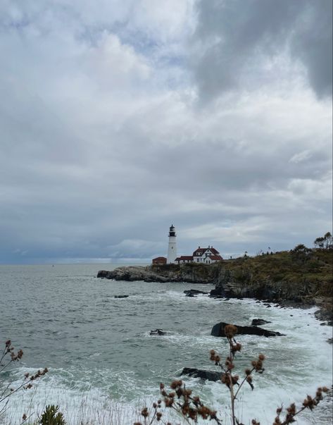 Nature, New England Seaside Aesthetic, East Coast Autumn, Maine Coast House, East Coast America, Beach New England, Coastal Autumn Aesthetic, New England Vibes, Northeast Coast Aesthetic