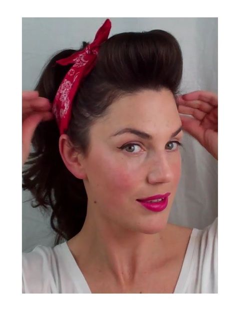 Bandana, pompadour and ponytail! Easy 50s Hairstyles, Victory Roll, Easy Vintage Hairstyles, Vintage Hairstyles Tutorial, 1950s Hairstyles, 50s Hairstyles, Pin Up Looks, Estilo Pin Up, 1940s Hairstyles