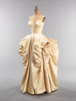 Dammit, Charles James; stop designing faux-Victorian stuff I like! Cecil Beaton, Istoria Modei, Marlene Hose, Fashion 1950, Charles James, Brooklyn Museum, Fashion 1950s, Retro Mode, The Genius