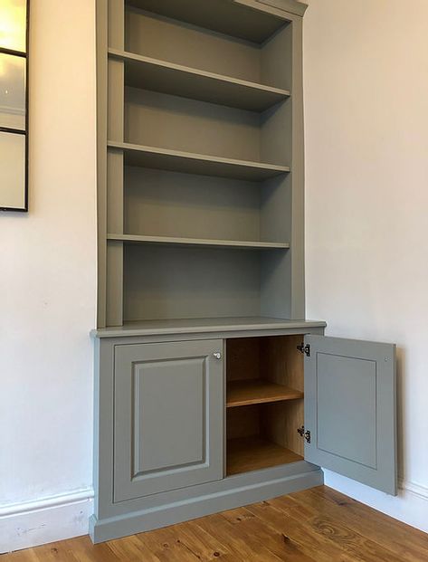 Small Alcove Ideas Bedroom, Small Alcove Ideas, Victorian Shelving, Built In Cupboards Living Room, Built In Cabinets Living Room, Alcove Storage Living Room, Alcove Bookshelves, Reno House, Alcove Ideas Living Room