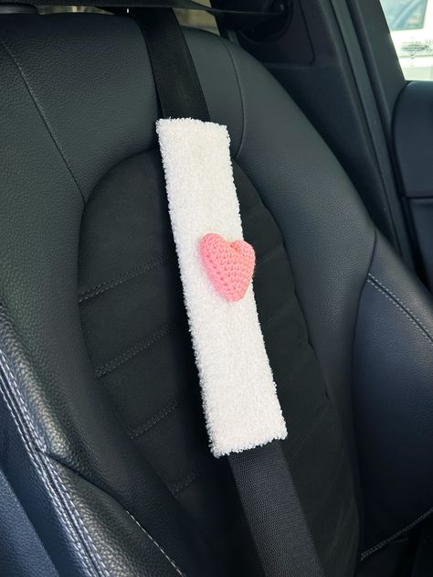 Multicolor  Collar  Polyester  Seat Belts Cover Embellished   Automotive Interior Accessories Cute Seat Belt Cover, Car Decorations Interior Backseat, Cute Seatbelt Cover, Girl Car Accessories Interiors, Pastel Car Decor, Small Car Accessories, Cute Inside Of Car, Car Aesthetic Decoration, Car Seat Belt Cover