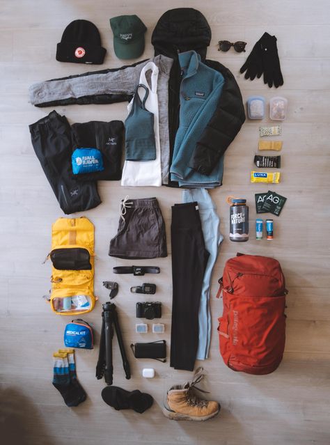 Patagonia Backpack Outfit, Trek Outfit Women, Back Packing Essentials, Andrea Ference, W Trek, Backpacking Aesthetic, Granola Fits, Wander Outfit, Backpacking Outfits