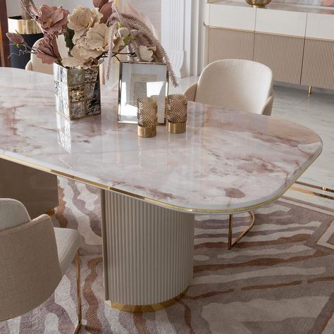 Chair Luxury, Dining Room Design Luxury, Luxury Dining Table, Luxury Dining Tables, Dining Table Gold, Luxury Dining Chair, Gold Dining, Modular Kitchen Designs, Mini Bars