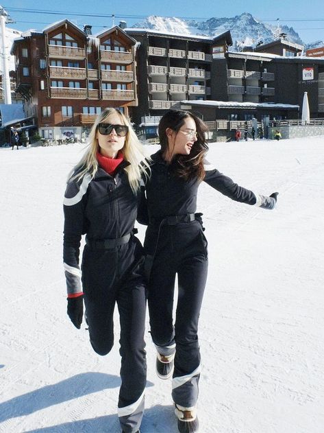 Mont Blanc, Cute Ski Outfits For Women, Cute Ski Outfits, Ski Outfits For Women, Ski Outfit For Women, Womens Ski Outfits, Ski Fits, Ski Outfits, Women Feminism