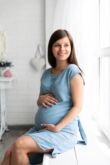 Sitting Window, Photo Pregnant, Photo Bebe, Cesarean Delivery, Pregnancy Art, Woman Sitting, Pregnant Woman, Female Poses, Pregnant Women