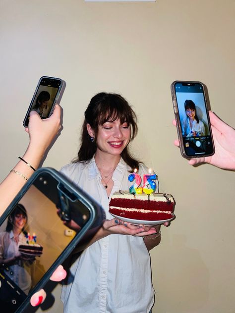 3 phone displaying similar photos of a girl holding up a cake with lit 25 candles Silly Birthday Pictures, Birthday Photoshoot 22 Photo Ideas, Birthday Cake Pic Ideas, 20 Bday Photoshoot Ideas, Poses With Bday Cake, 22nd Birthday Picture Ideas, Pic With Birthday Cake, Poses For Bday Pics, Bdy Photoshoot Ideas