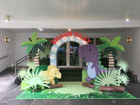 entrance - Dinosaur Party Entrance, Baby Dinosaur Party, Dinosaur Birthday Theme, Dinosaur Birthday Party Decorations, Safari Theme Birthday, Dinosaur Themed Birthday Party, Dino Birthday Party, Baby Dino, Dino Birthday