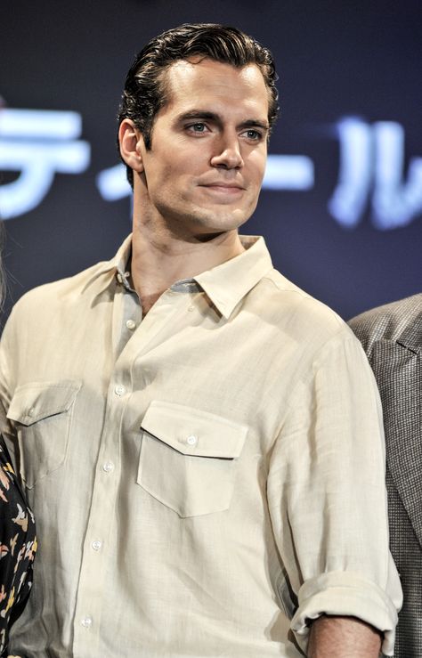 Henry Cavill, Film Man, Love Henry, Hottest Male Celebrities, Grand Hyatt, Male Celebrities, August 22, Man Of Steel, Hollywood Actor