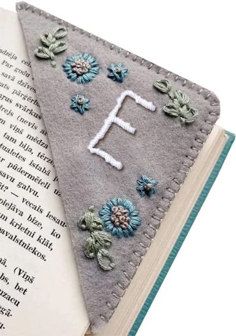 Couture, Flower Letter Embroidery, Embroidery Bookmarks, Hand Embroidered Corner Bookmark, Embroidered Corner Bookmark, Practical Gifts For Men, Bookmark Felt, Felt Bookmarks, Felt Bookmark