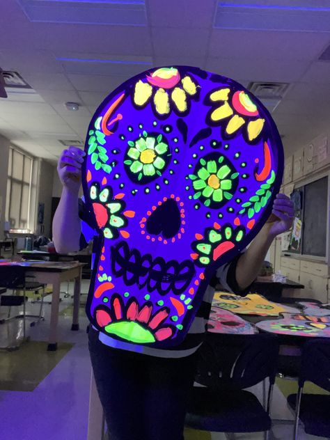 Adapted Art, Fluorescent Paint, Art History Lessons, Black Lights, Let's Make Art, Fall Art Projects, 2nd Grade Art, Tempera Paint, Neon Painting