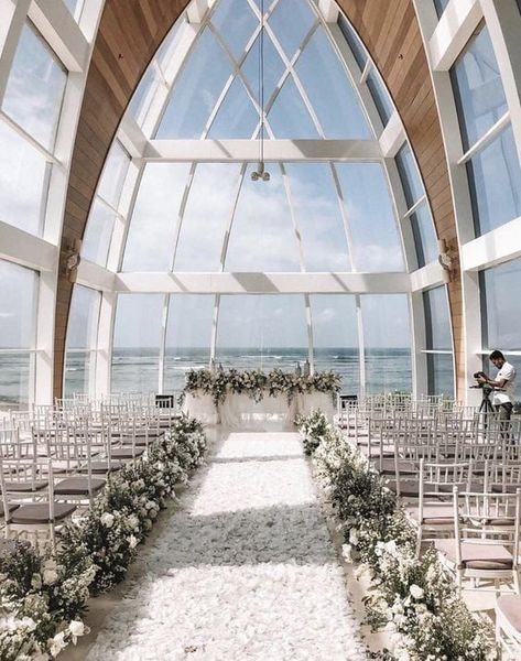 Bali Wedding Venue Beach, Outdoor Chapel Wedding Decorations, Wedding Bali Decoration, Beach Chapel Wedding, Wedding Ocean View, Bali Wedding Ceremony, Chapel Decor Wedding, Wedding Venues Chapel, Bali Beach Wedding