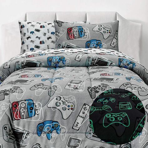 Boys Bedroom Ideas Gamer, Kids Gamer Bedroom, Boys Gamer Bedroom, Boys Gaming Bedroom, Dark Comforter, Gamer Bedroom Ideas, Gaming Themed Bedroom, Gaming Bedroom Ideas, Dark Bedding