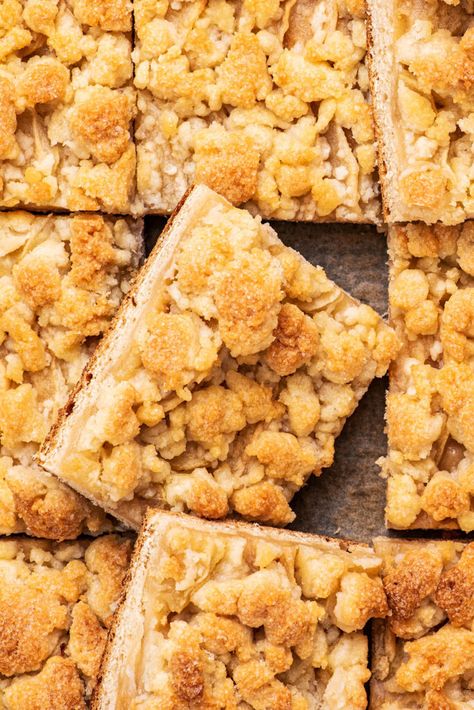 A fall classic, this German apple sheet cake is made with a sweet yeast-based dough base and topped with plenty of tart apples. Essen, Apple Kuchen Recipe, Apple Sheet Cake, German Apple Cake, Recipes With Yeast, German Desserts, Tart Baking, Sweet Dough, Autumn Recipes