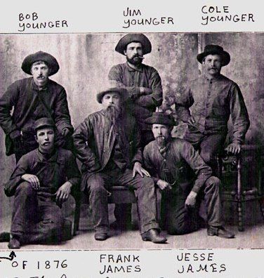 James Younger group                                                                                                                                                                                 More Wild West Outlaws, Old West Outlaws, Famous Outlaws, Old West Photos, Western Photo, Wilde Westen, Into The West, American Frontier, The Lone Ranger