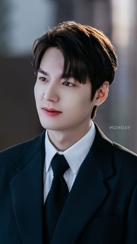 Lee Min Ho Pics, Lee Min Ho Images, Lee Min Ho Dramas, Anna Mcnulty, Handsome Men Quotes, Lee Min Ho Photos, The King: Eternal Monarch, Jung So Min, Handsome Korean Actors