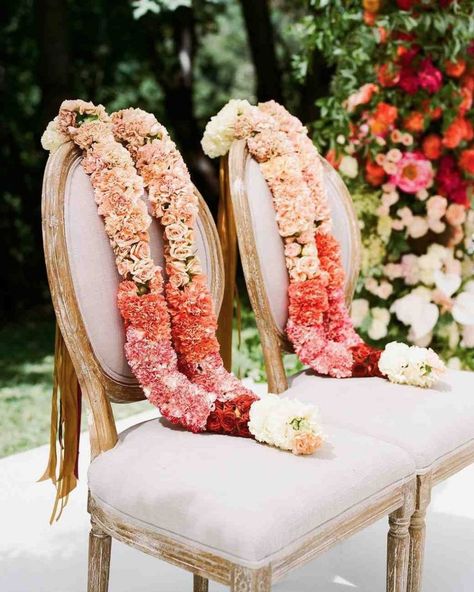 Always a happy day to see unique wedding entertainment ideas in action! Like these handmade lei - can it get much better than this? See 7 more ways you can surprise and delight your wedding guests beyond the music on #ruffledblog Wedding Ceremony Ideas, Spanish Bride, Mandap Decoration, Indian Wedding Garland, Indian Wedding Flowers, Wedding Ceremony Unity, Flower Garland Wedding, Hindu Ceremony, Marriage Decoration