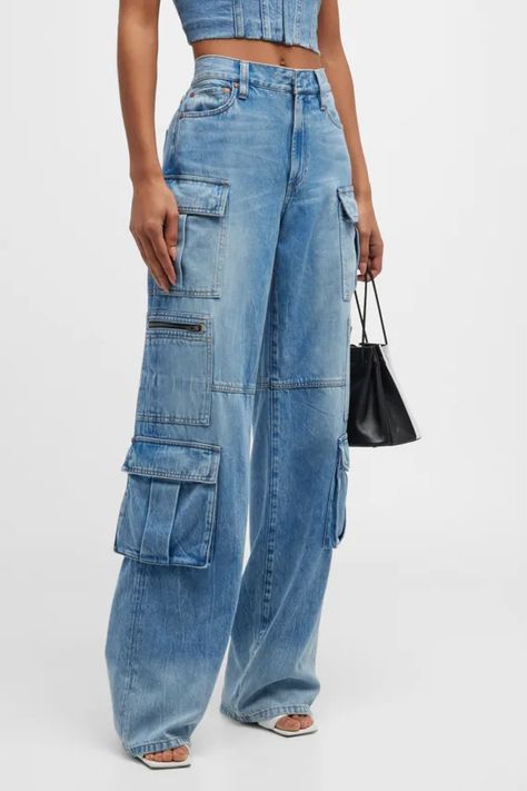 Denim Cargo Pants Outfit, Denim Cargo Pants, Baggy Cargo Pants, Baggy Denim, Denim Cargo, Cargo Pants Outfit, Chic Fall Outfits, Fall Denim, Style Cargo