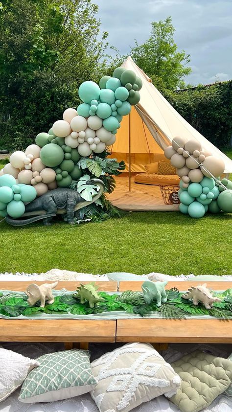 Natal, First Birthday Tent Decorations, Boho Dinosaur Party, Pizzeria Party, Dinosaur Party Centerpiece, Kids Dinosaur Party, Dinosaur Kids Party, Peach Party Decorations, Dinosaur Birthday Theme