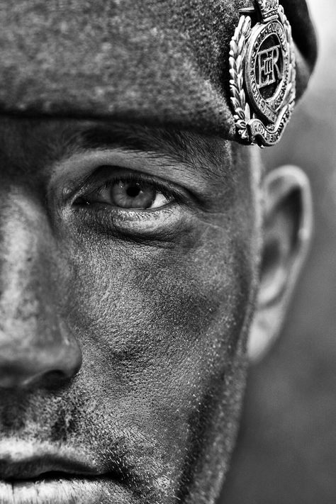 Another #blackandwhite of my friend Joe in the @Proud_Sappers Royal Engineers #photography Royal Engineers Tattoo, Army Photography, Marine Usa, Fisher King, Marine Commandos, The Fisher King, Royal Marine Commando, Royal Engineers, Military Tattoos