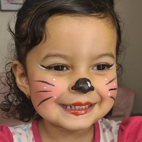 Minnie Mouse Face Makeup, Kitty Face Paint Simple, Minnie Face Paint, Face Painting Animals Easy, Mini Mouse Face Painting, Face Painting Easy Kids, Easy Beginner Face Painting, Kids Easy Face Paint, Easy Face Painting Kids